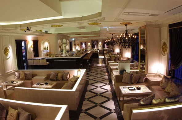 ORIENTAL LOUNGE RIGO�{��